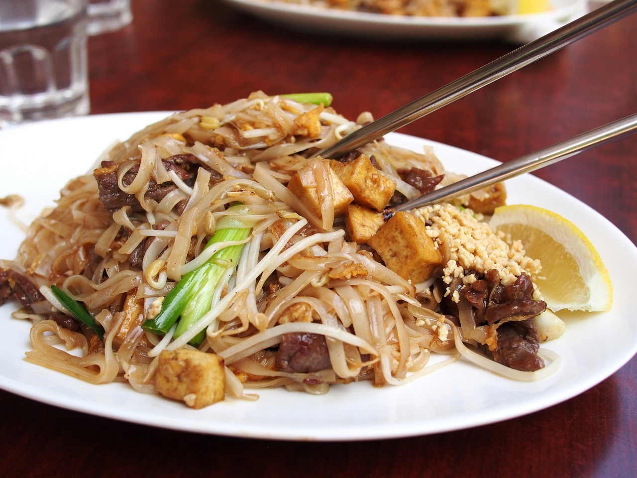 泰国美食做法，探索泰式面食小吃的风味之旅
